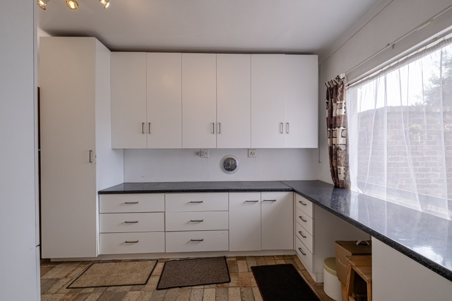 4 Bedroom Property for Sale in Summerstrand Eastern Cape